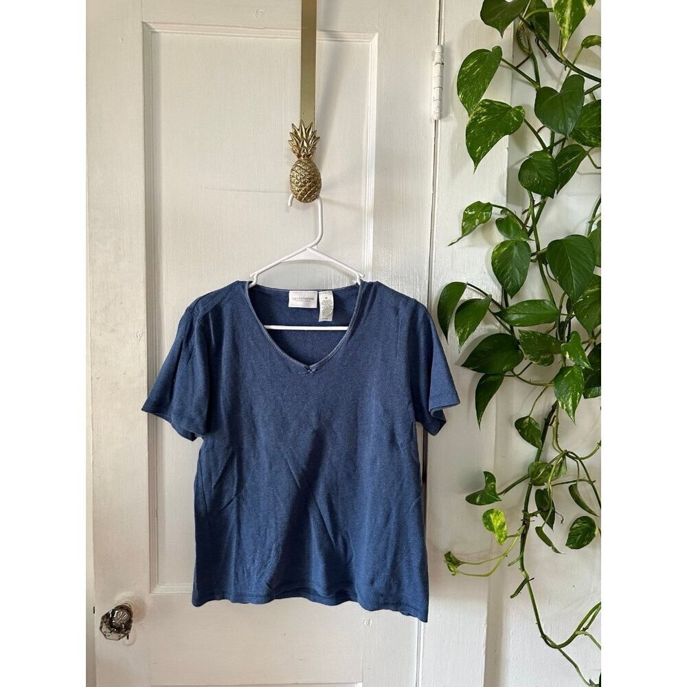 Liz Claiborne women’s size medium blue t-shirt